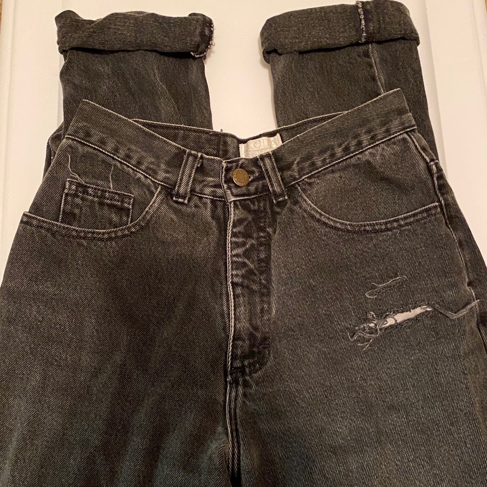 WASHED BLACK FITTED MOM JEANS (SOLD)